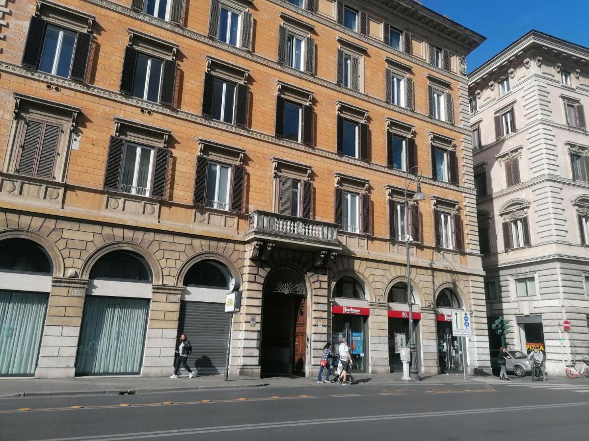 Vittorio Emanuele By Halldis Rome Extérieur photo
